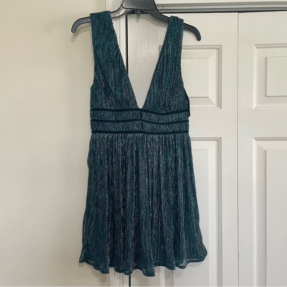 Lulus Metallic Teal Green/Blue Semi Formal Homecoming Party Dress Size Small NWT - Picture 1 of 14